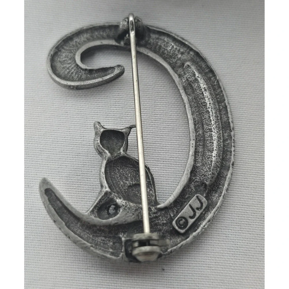 Vtg Signed JJ JONETTE Silver Tone Pewter? INITIAL‎ C BROOCH w/Cat & Crystals